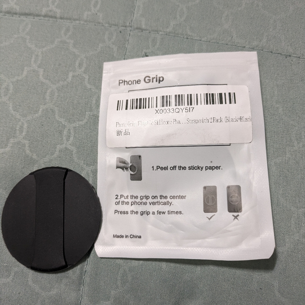 Metallic silicone phone grip - Picture 2 of 3